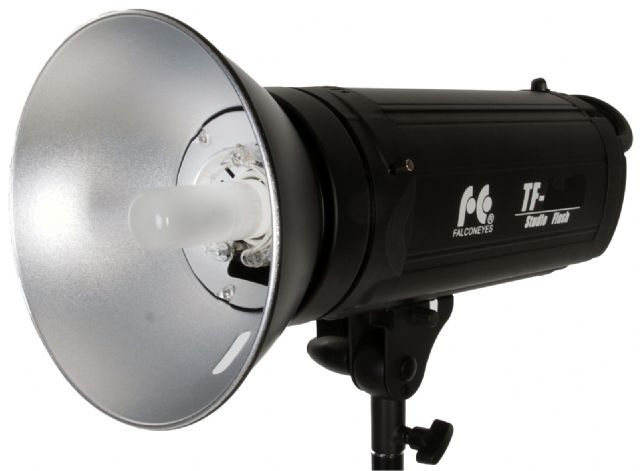 Falcon Eyes Studioflitsset TFK-2400A — 2